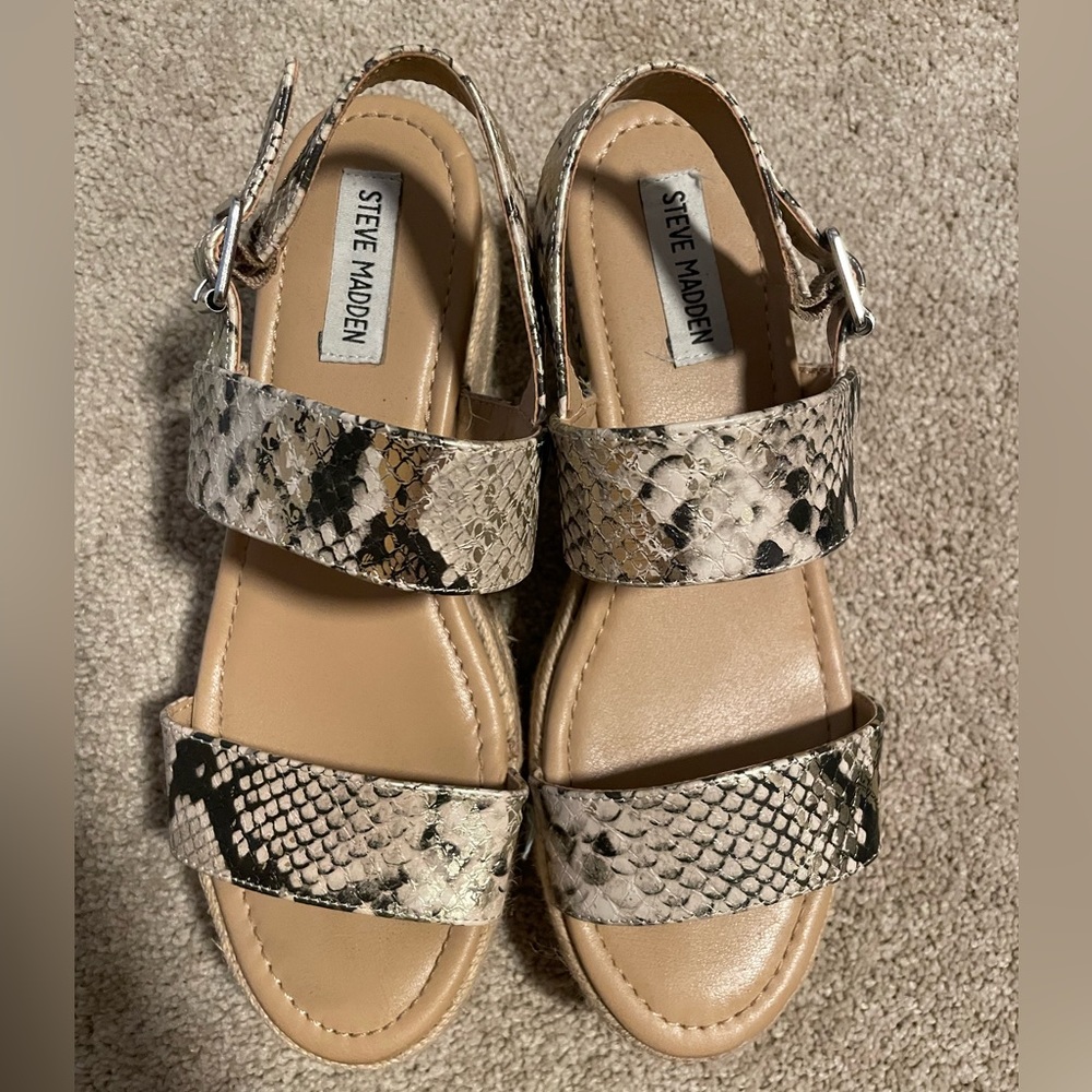 Steve Madden Fifer Snake Print Eapasrille Sandal